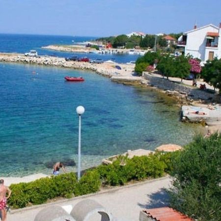 Apartments Milja - 10 M From Sea Мандре Екстериор снимка