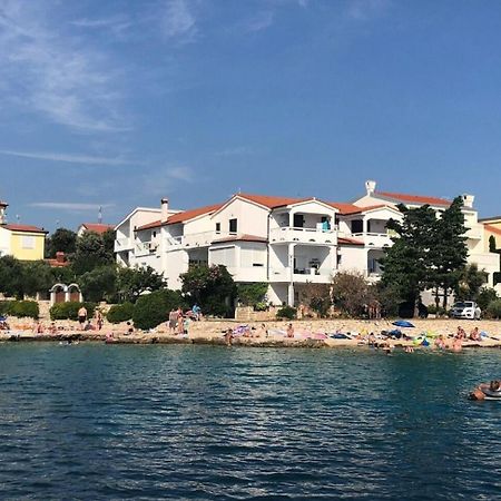 Apartments Milja - 10 M From Sea Мандре Екстериор снимка