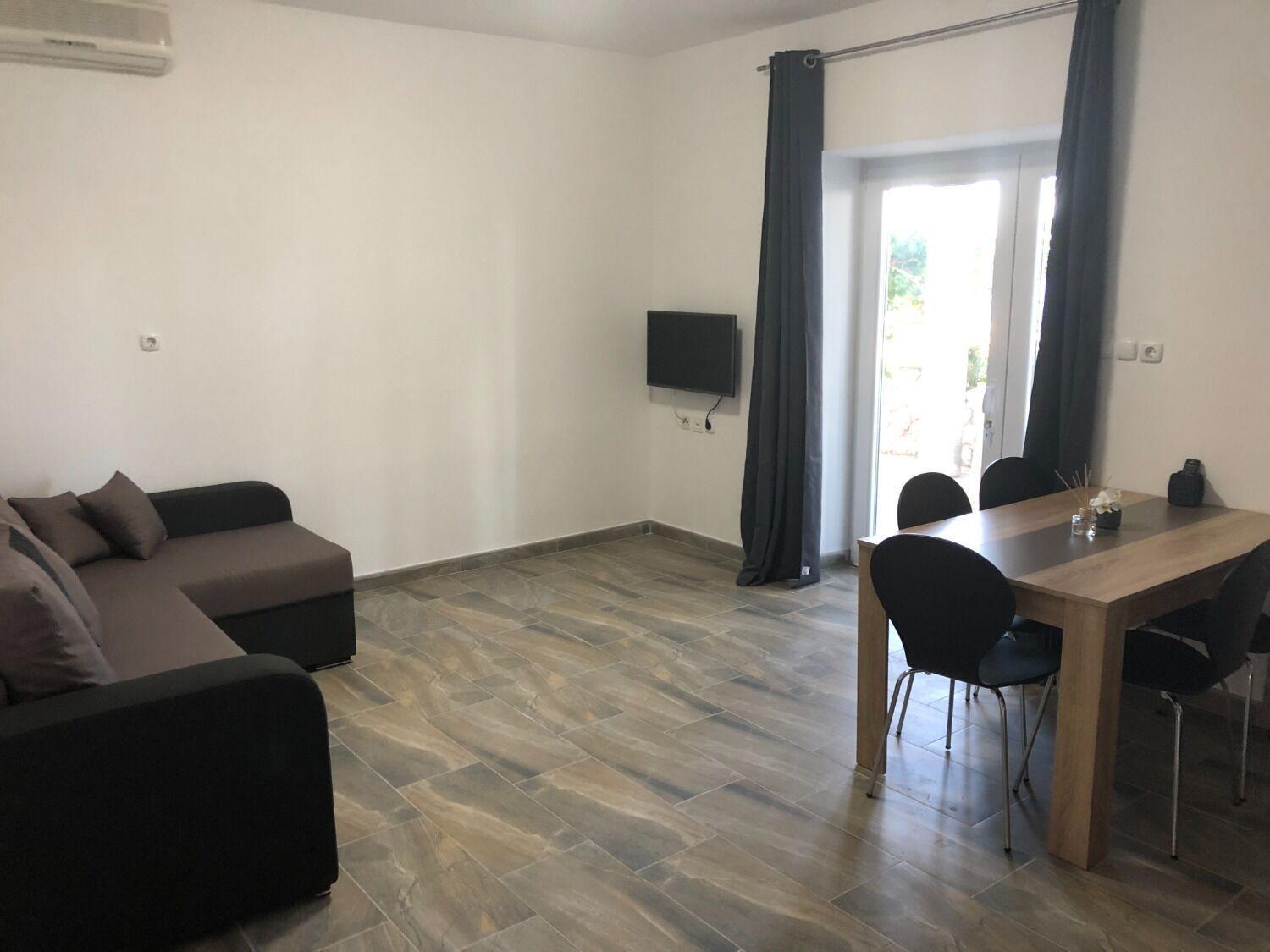 Apartments Milja - 10 M From Sea Мандре Екстериор снимка