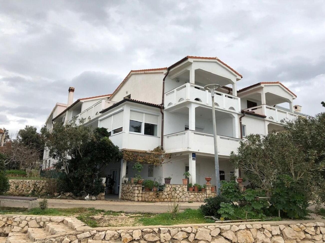 Apartments Milja - 10 M From Sea Мандре Екстериор снимка