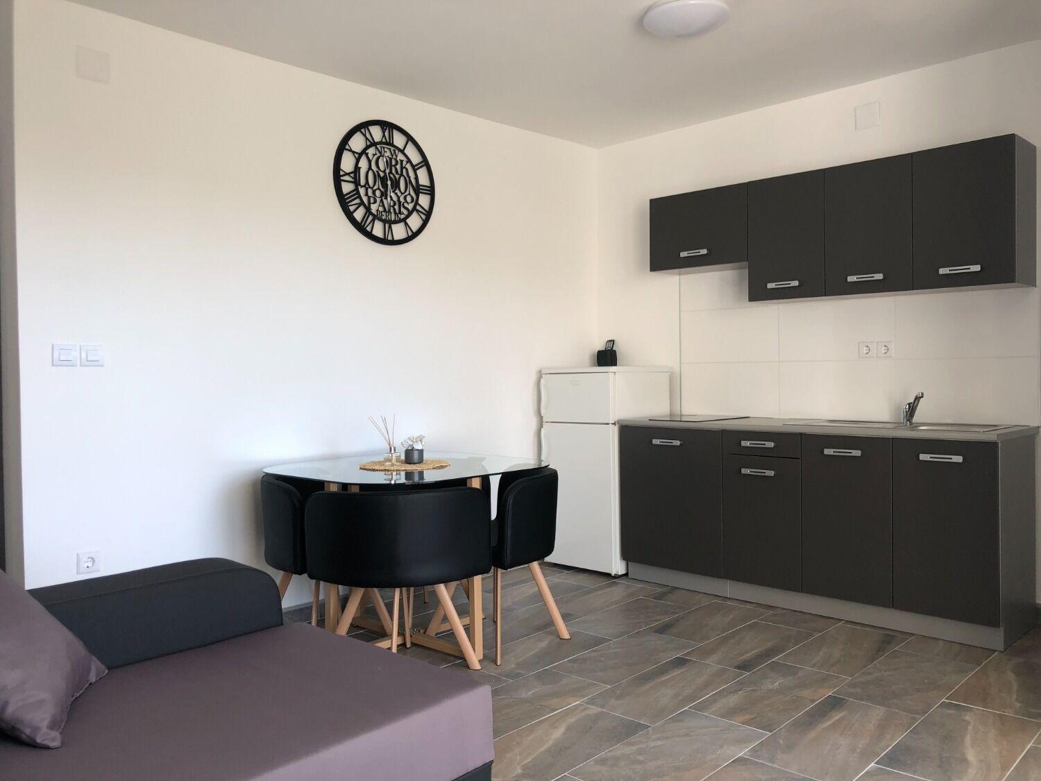 Apartments Milja - 10 M From Sea Мандре Екстериор снимка