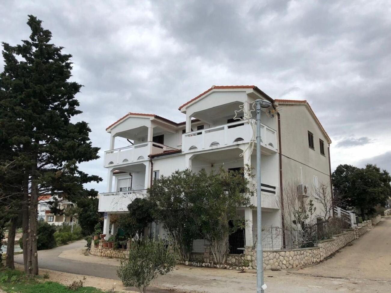Apartments Milja - 10 M From Sea Мандре Екстериор снимка