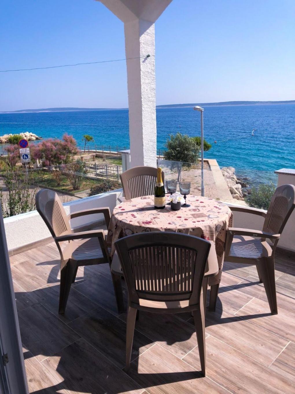 Apartments Milja - 10 M From Sea Мандре Екстериор снимка