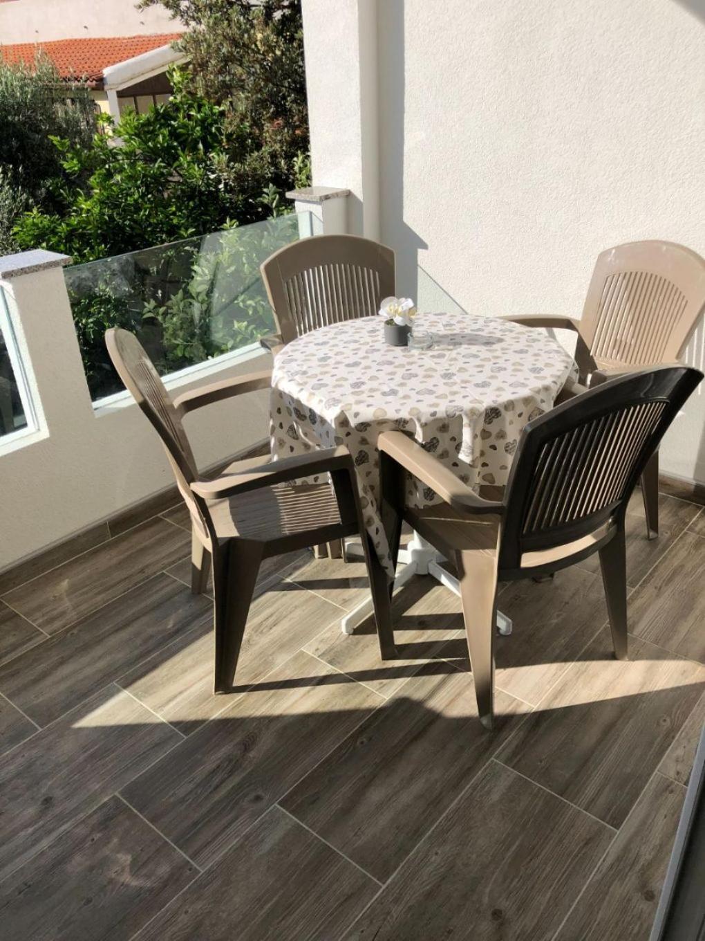 Apartments Milja - 10 M From Sea Мандре Екстериор снимка